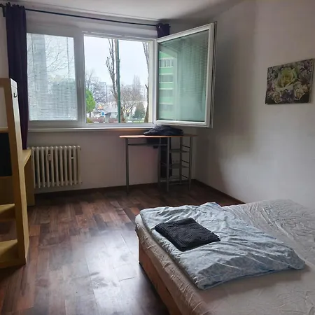 ホームステイ Double 17m2 With Shared Bathroom